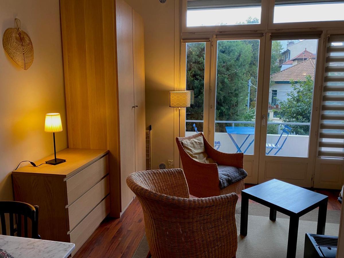Le Balcon De Jules - Charmant Pied-A-Terre - Parking Possible Pour Vehicule De Moins De 4,40 M De Long Lägenhet Lyon Exteriör bild